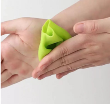 Load image into Gallery viewer, Manual Garlic Peeler Garlic Shape Household Cooking Tool Kitchen Gadget +