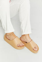 Load image into Gallery viewer, WILD DIVA Summer Feels Platform Slide +