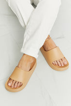 Load image into Gallery viewer, WILD DIVA Summer Feels Platform Slide +