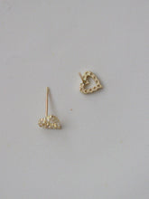 Load image into Gallery viewer, New Diamond Imitation Princess Style Hollow Love Heart Cute Daily Mini Earrings +
