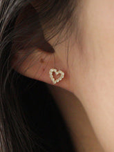 Load image into Gallery viewer, New Diamond Imitation Princess Style Hollow Love Heart Cute Daily Mini Earrings +

