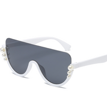 Load image into Gallery viewer, Beaded One-piece Sunglasses Women Fashionable Sunglasses +
