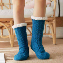Load image into Gallery viewer, Contrast Winter Socks +
